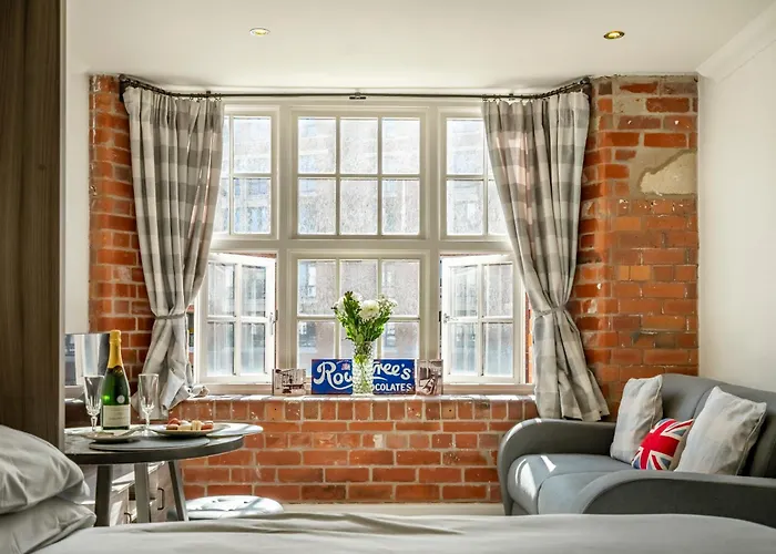 35 Cocoa Apartment *